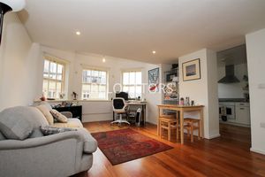 LOUNGE - click for photo gallery